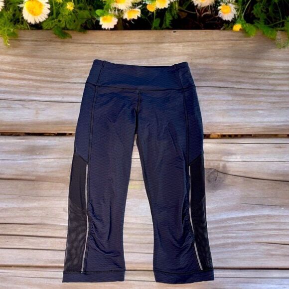 Lululemon Mesh Insert Crop Leggings (6) - Picture 1 of 8